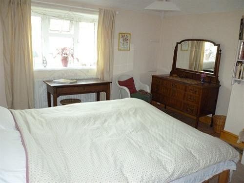 Calne Bed And Breakfast ภายนอก รูปภาพ