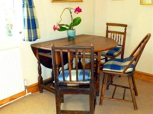 Calne Bed And Breakfast ภายนอก รูปภาพ